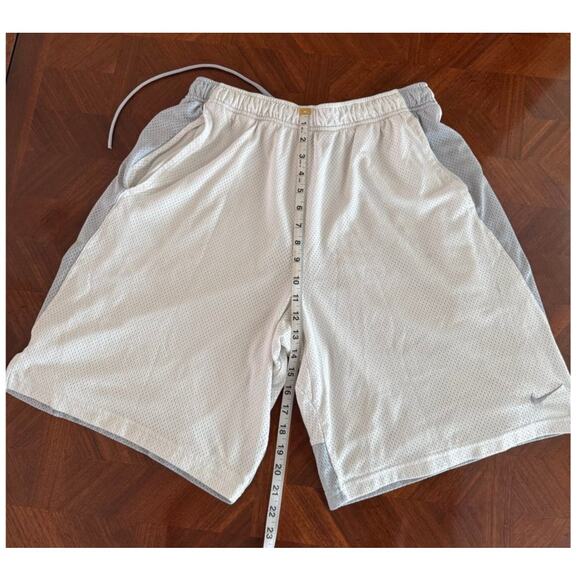 Nike Dri-Fit White & Gray Mesh Basketball Shorts XL Athletic Training - Picture 5 of 7